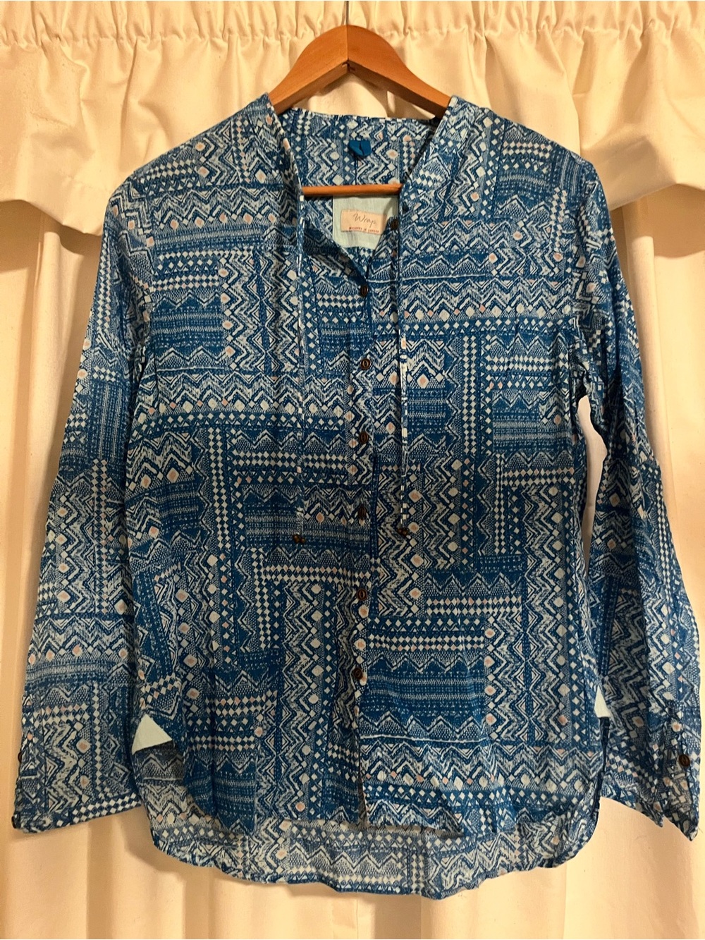 Wrap London Blue White Printed Button-Up Blouse in medium 100% Cotton